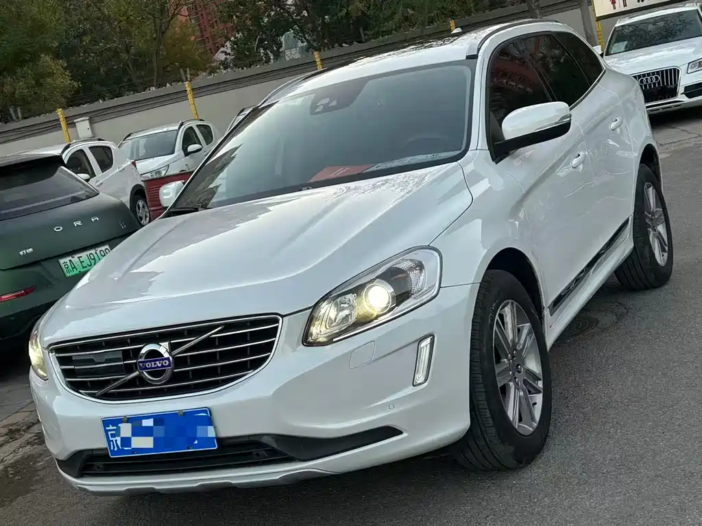 Volvo XC60 2016 — фото 1