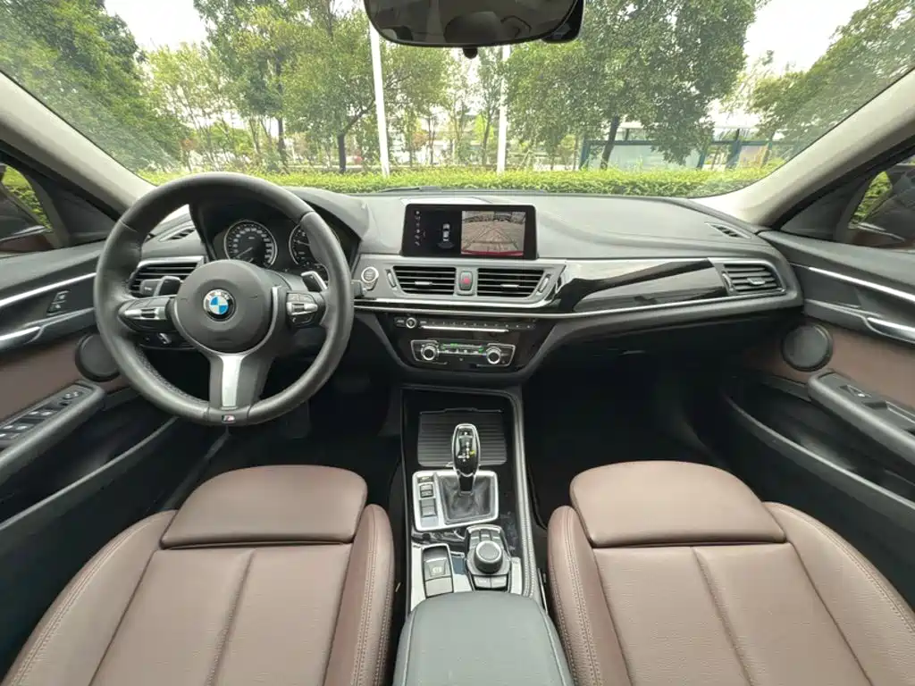 BMW 1 Series 2020 — фото 14