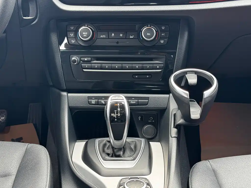 BMW X1 2015 — фото 20