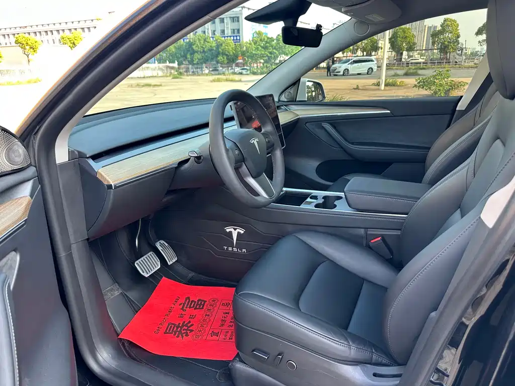 Tesla Model Y 2023 — фото 4