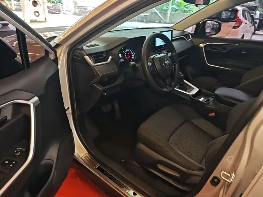 Toyota Wildlander 2023 — фото 12