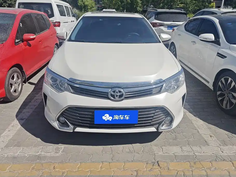Toyota Camry 2015 — фото 2