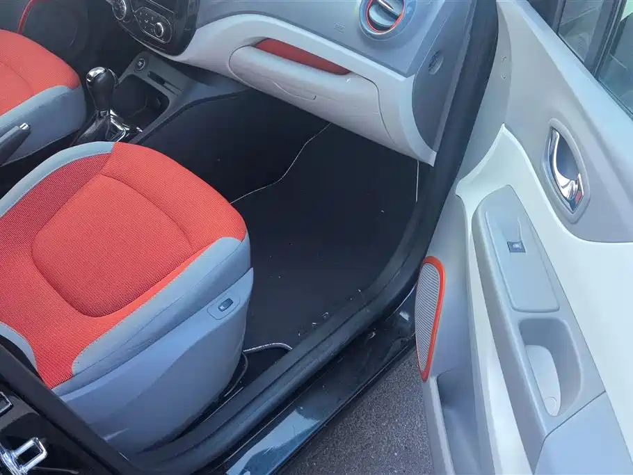 Renault Captur 2017 — фото 8