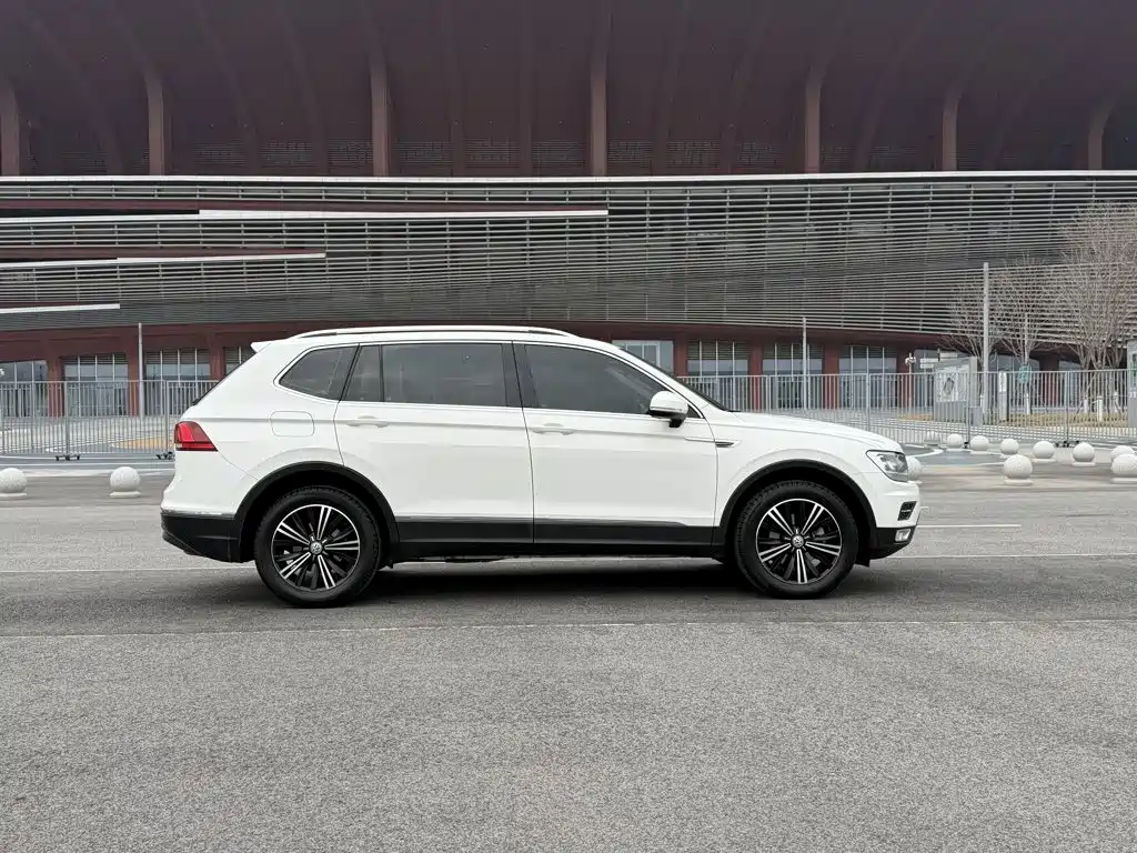 Volkswagen Tiguan L 2020