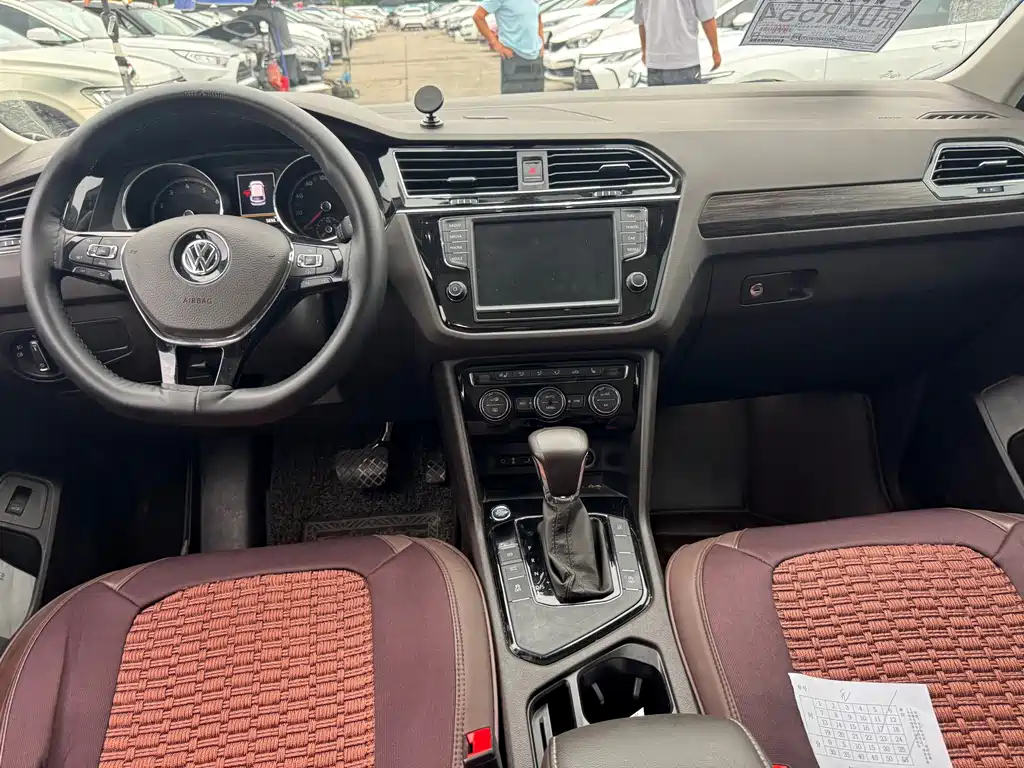 Volkswagen Tiguan L 2019 — фото 10