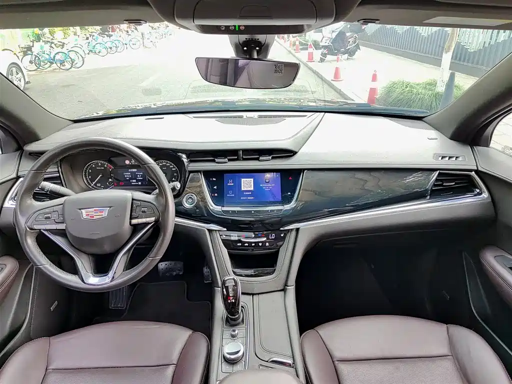 Cadillac XT6 2020 — фото 10