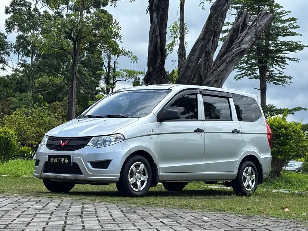 Wuling Hongguang 2017 — фото 2