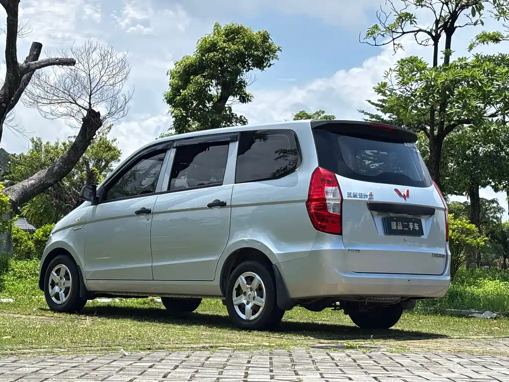 Wuling Hongguang 2017 — фото 7