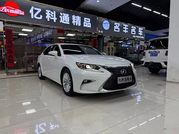 Lexus ES 2015