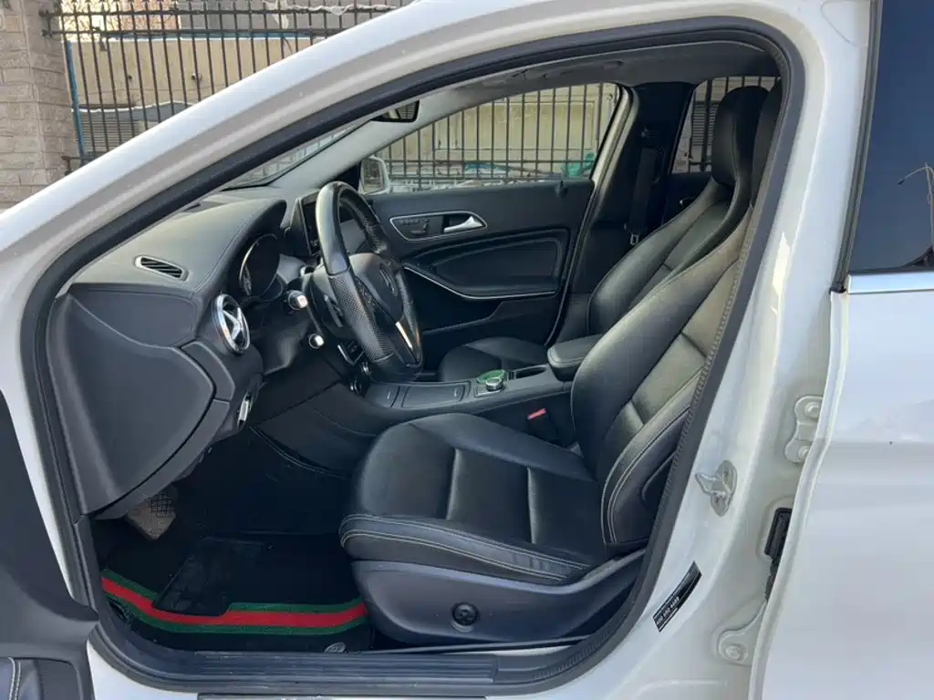 Mercedes-Benz GLA 2015 — фото 10