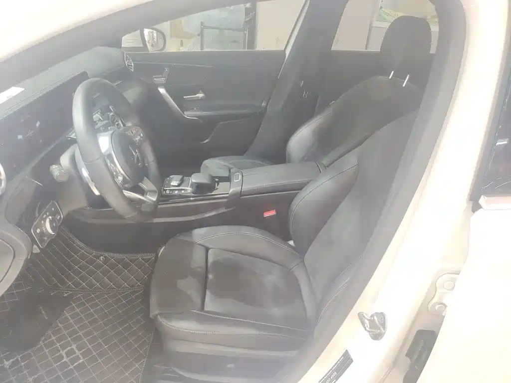 Mercedes-Benz A-Class 2020 — фото 15
