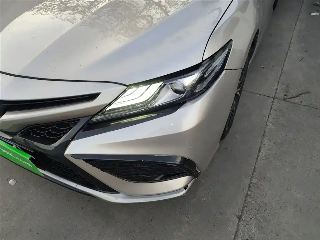 Toyota Camry 2022 — фото 24