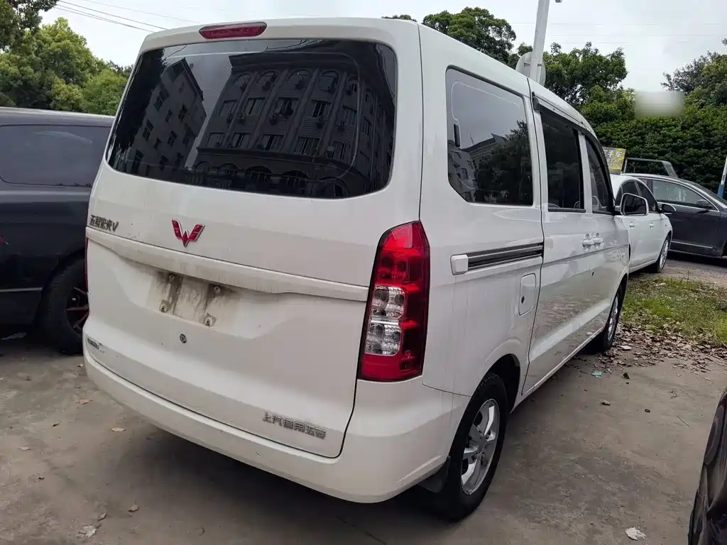 Wuling Hongguang V 2022