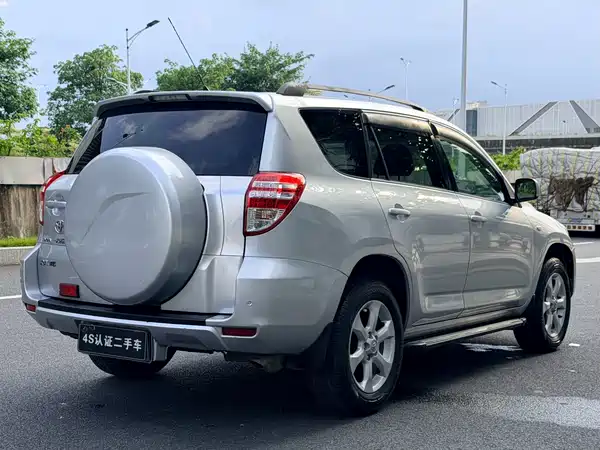 Toyota RAV4 2013