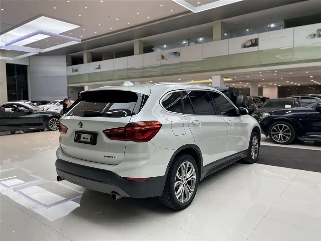 BMW X1 2019 — фото 8
