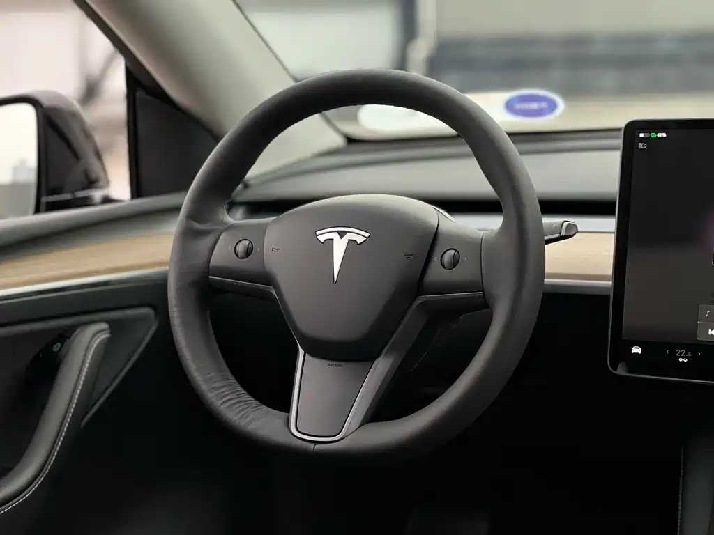 Tesla Model Y 2022 — фото 12