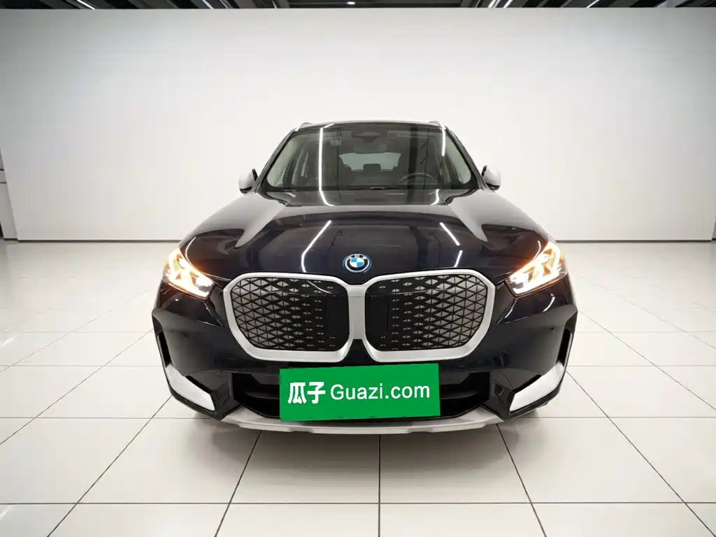 BMW iX1 2024