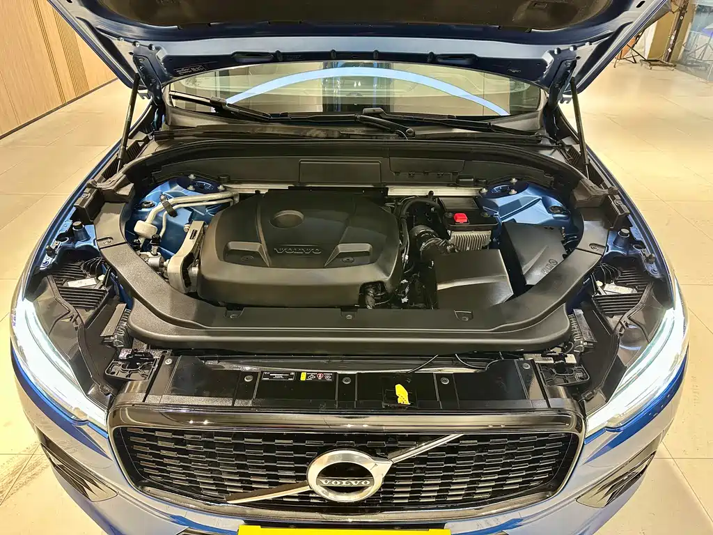 Volvo XC60 2020 — фото 20