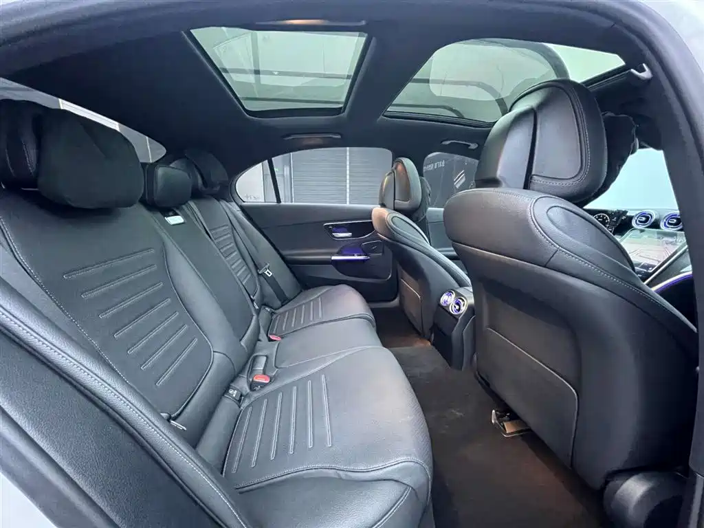 Mercedes-Benz C-Class 2024 — фото 19
