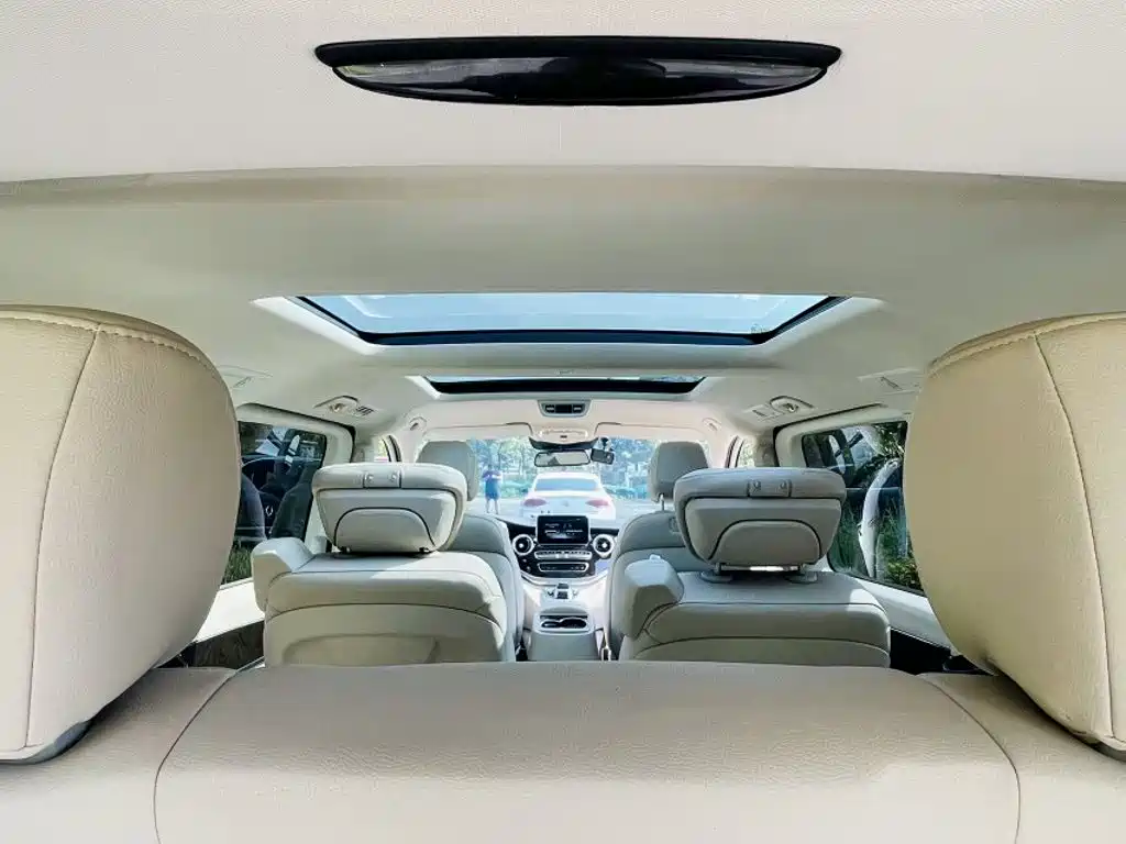 Mercedes-Benz V-Class 2017 — фото 15