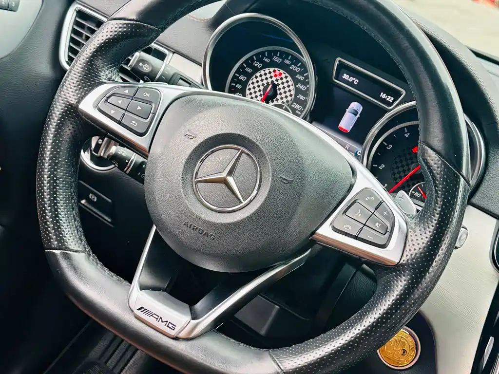 Mercedes-Benz GLE AMG 2019 — фото 13