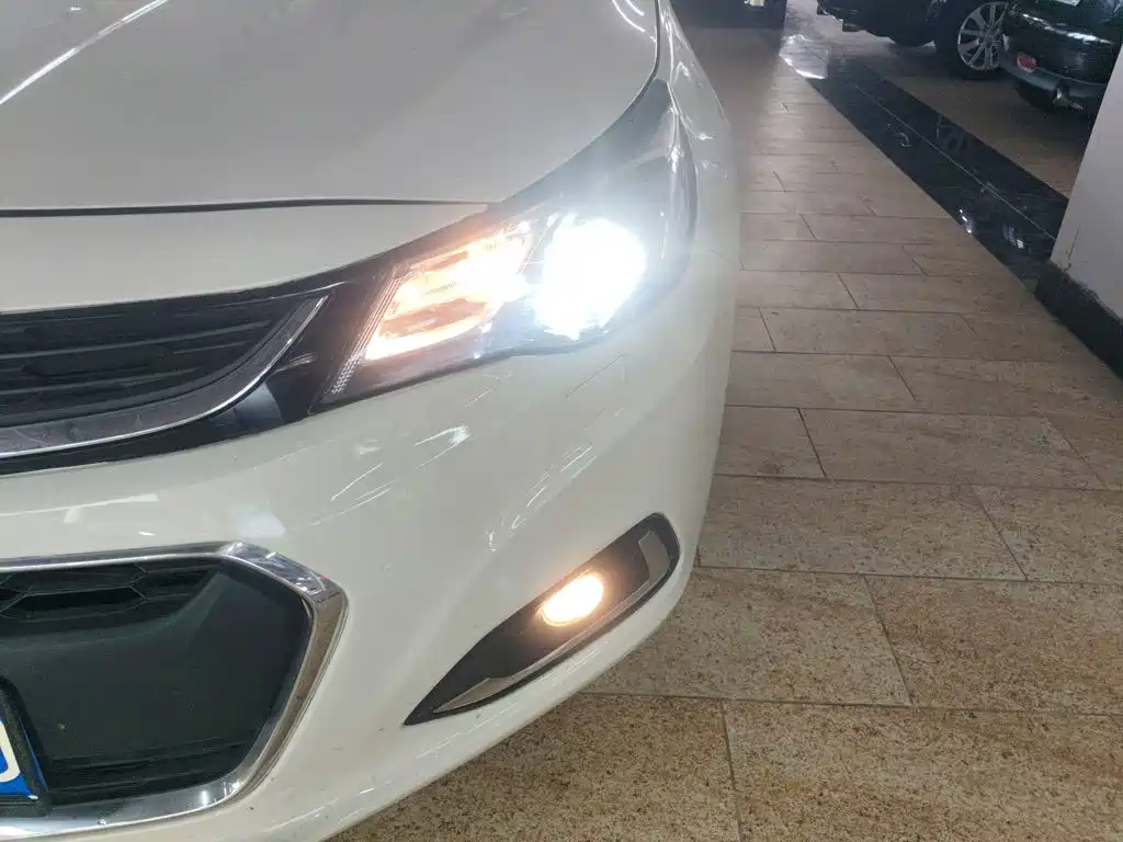 Chevrolet Malibu 2017 — фото 18