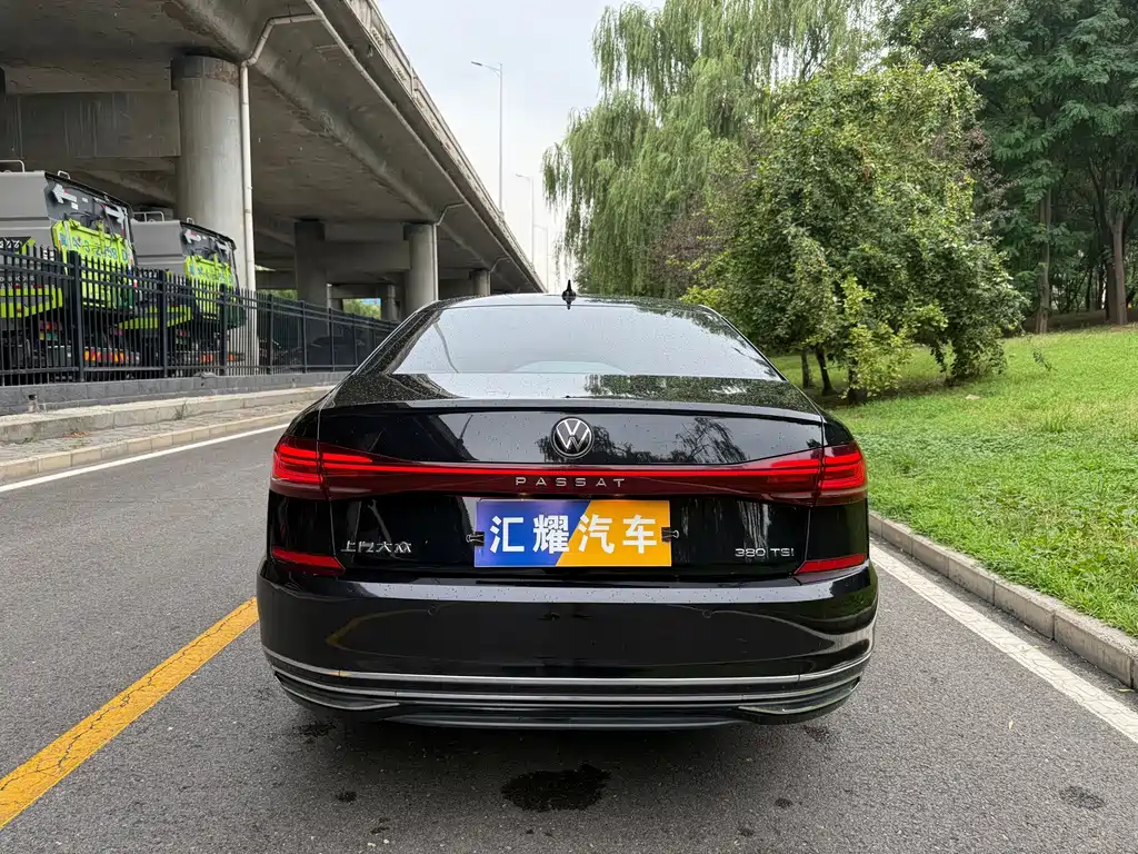 Volkswagen Passat 2023