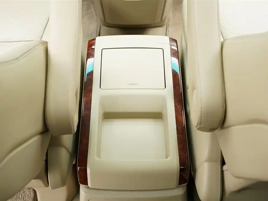 Toyota Alphard 2010 — фото 17