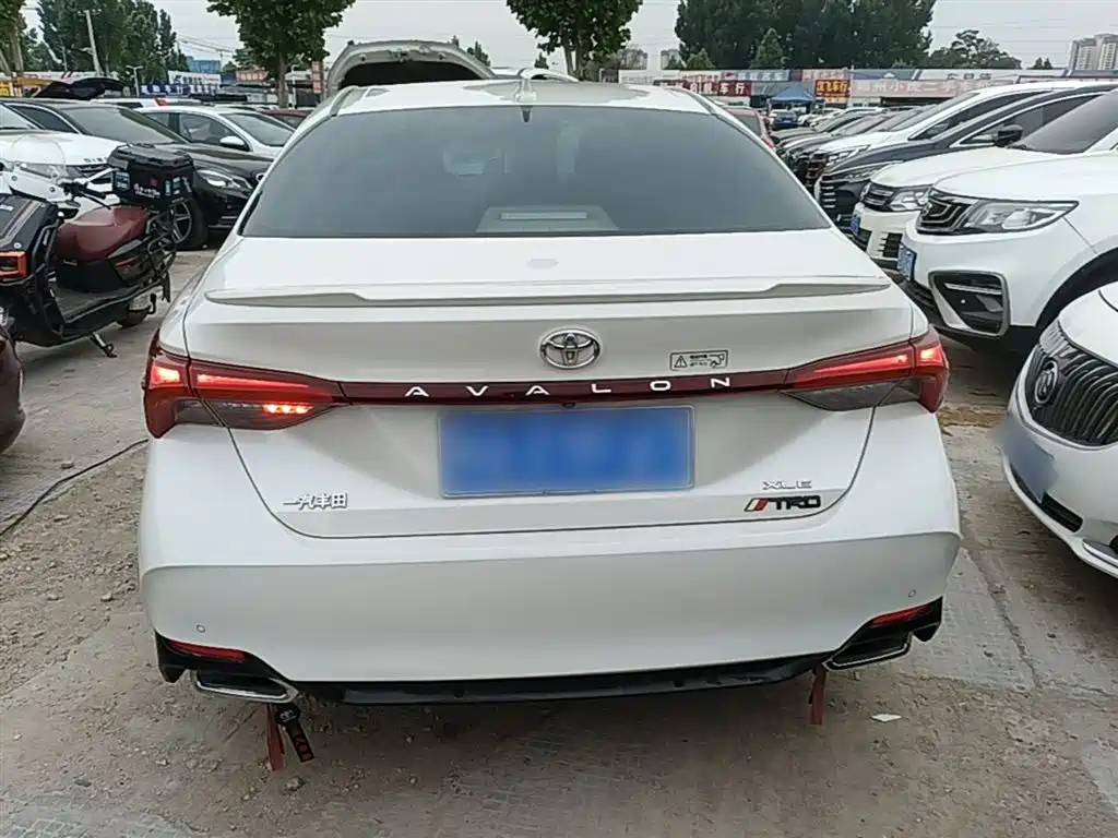 Toyota Avalon 2019 — фото 6