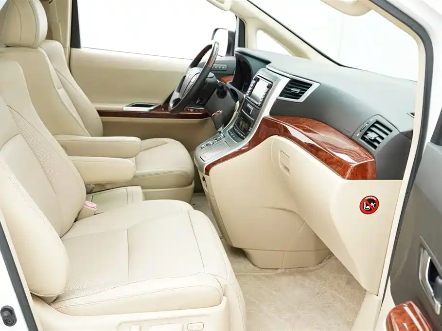 Toyota Alphard 2010 — фото 22