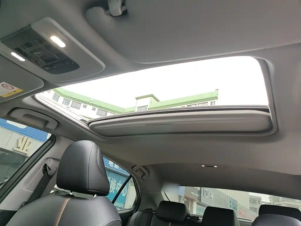 Toyota Camry 2021 — фото 18