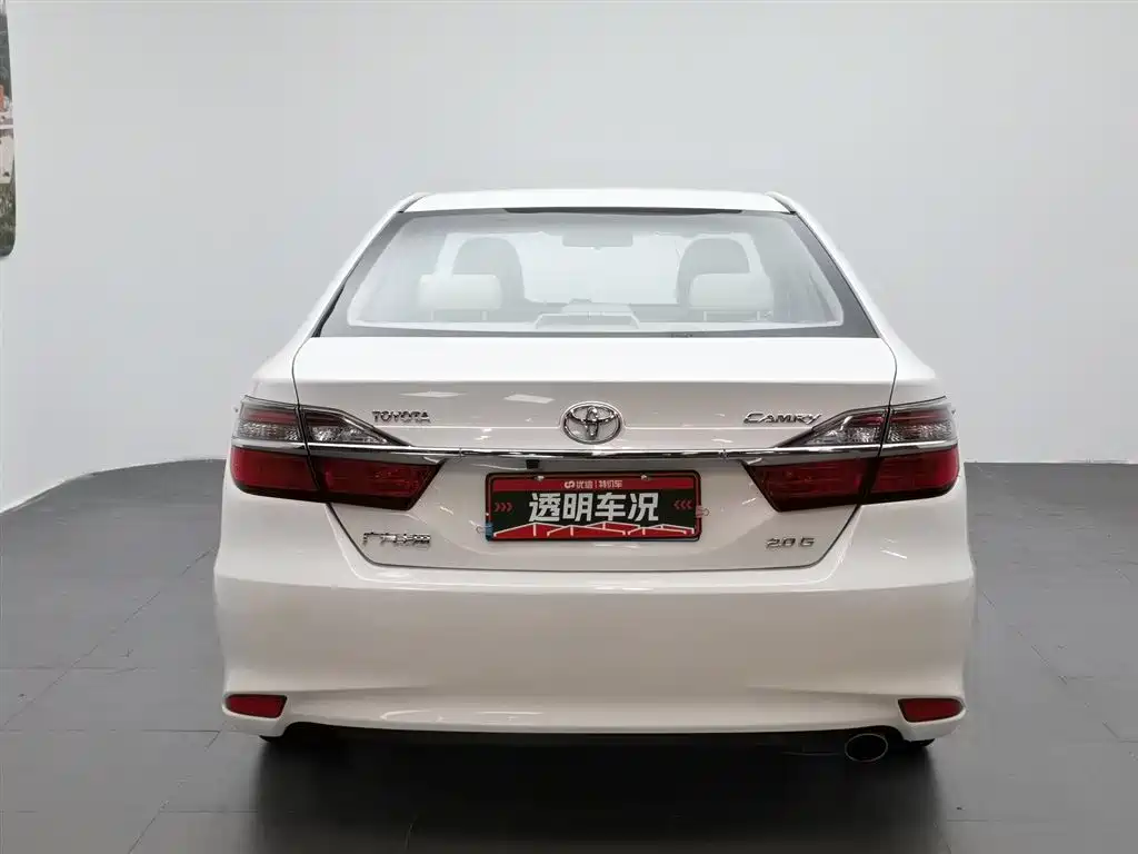 Toyota Camry 2016 — фото 4