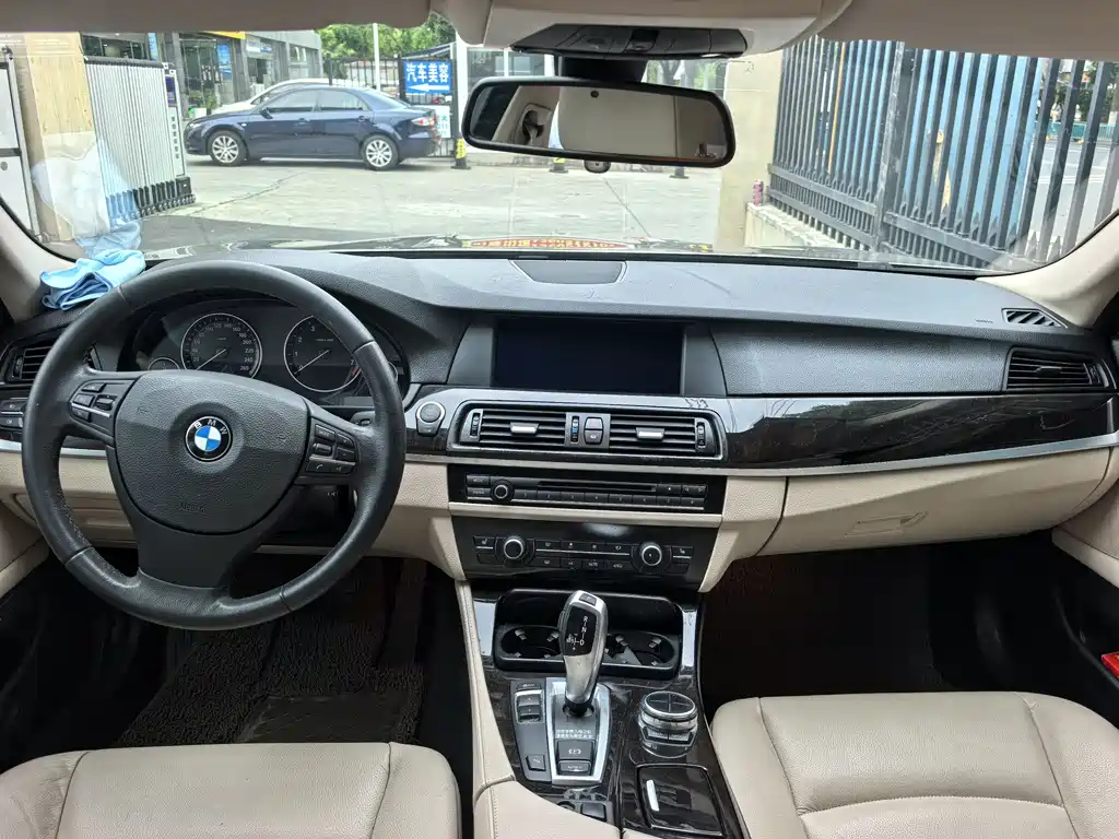 BMW 5 Series 2012 — фото 4