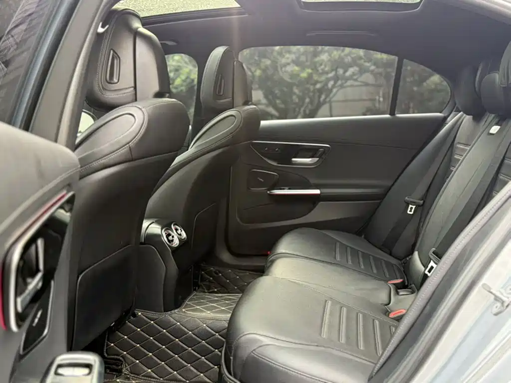 Mercedes-Benz C-Class 2023 — фото 11