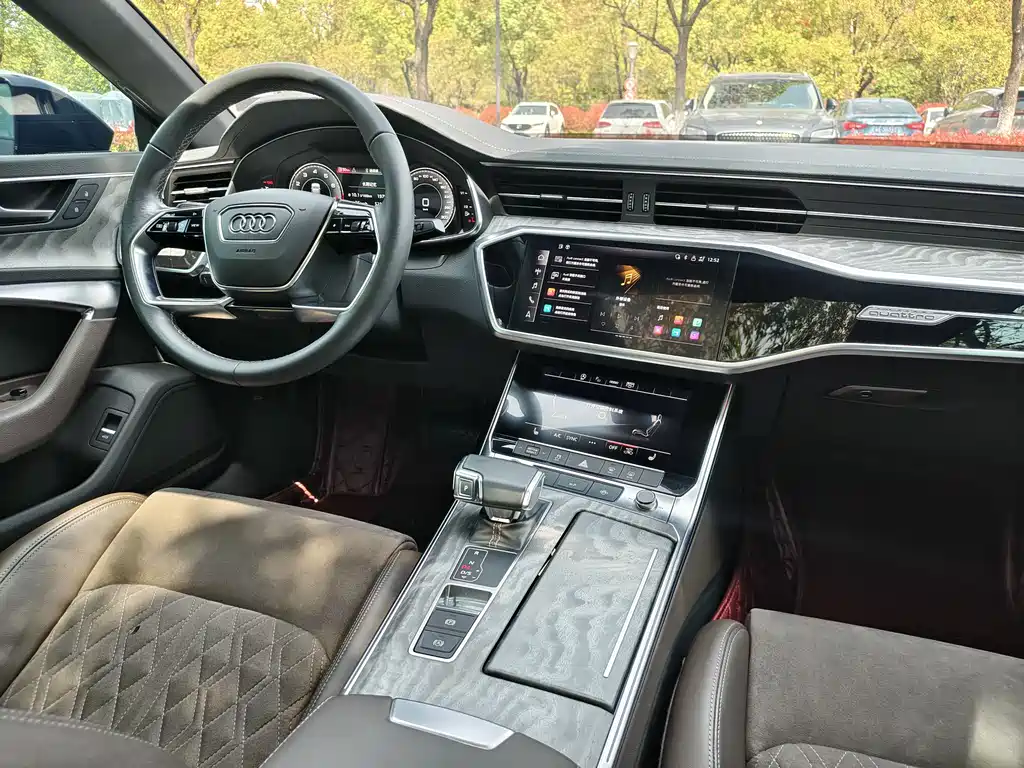 Audi A7L 2022 — фото 22
