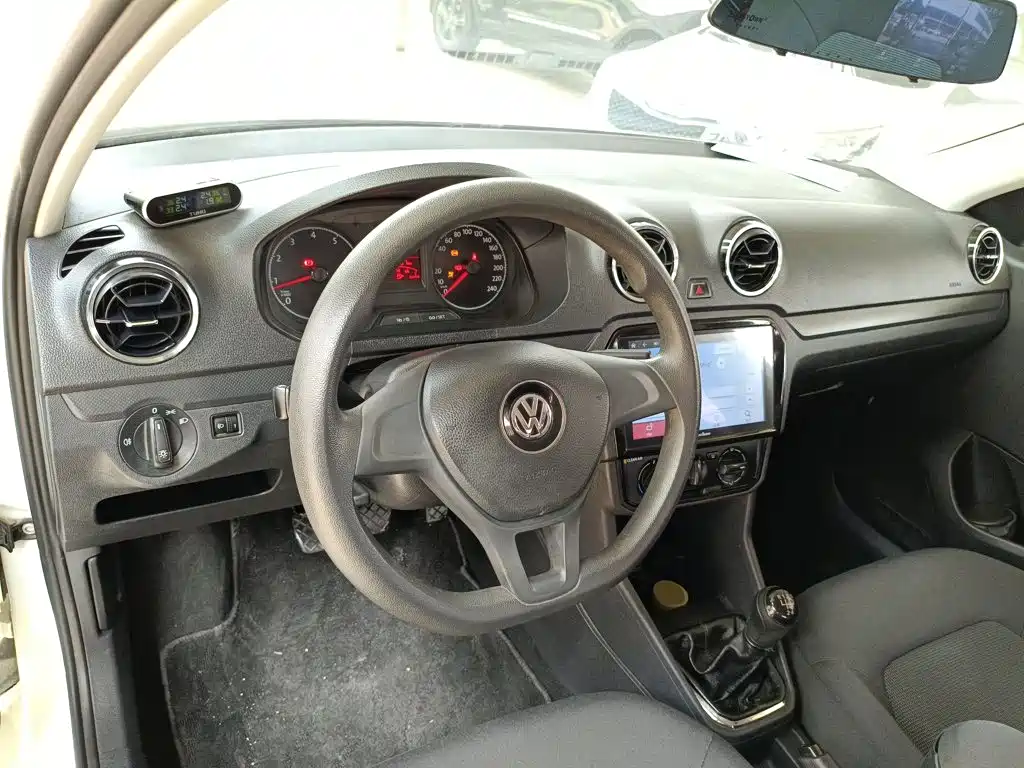 Volkswagen Jetta 2019 — фото 10