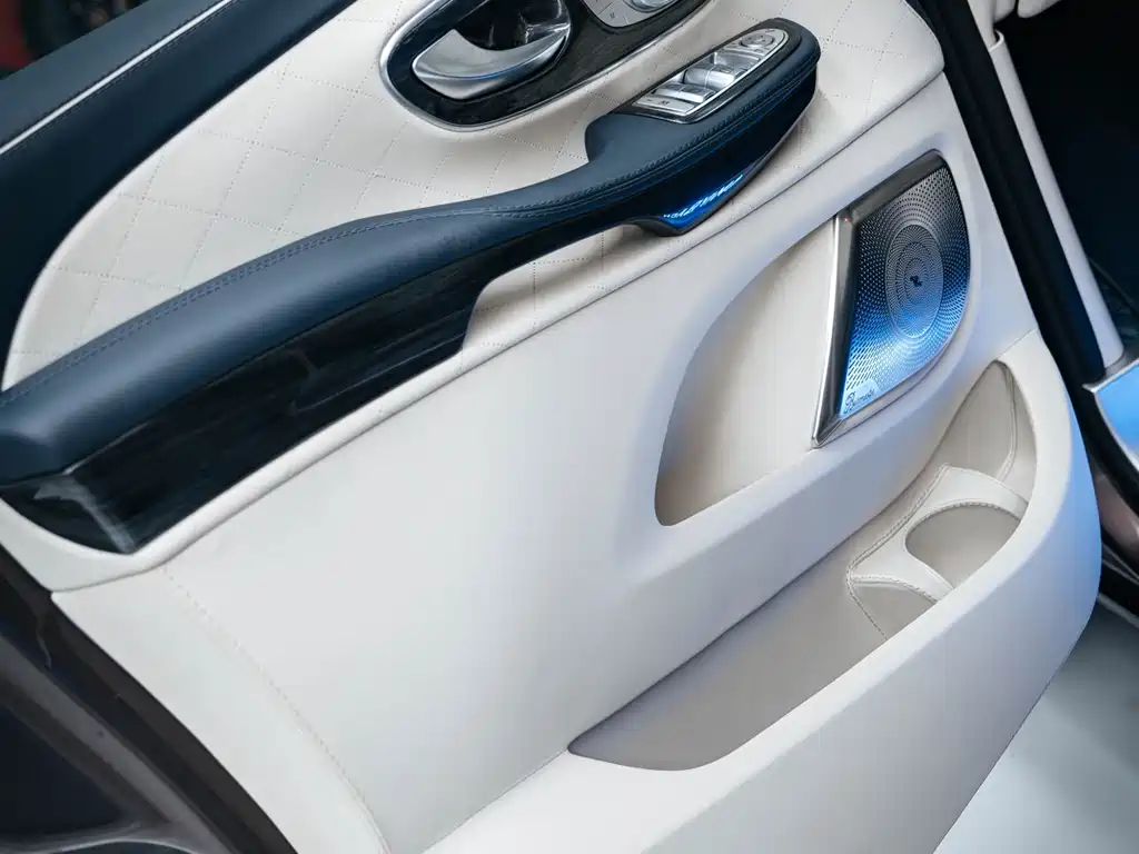 Mercedes-Benz V-Class 2020 — фото 14