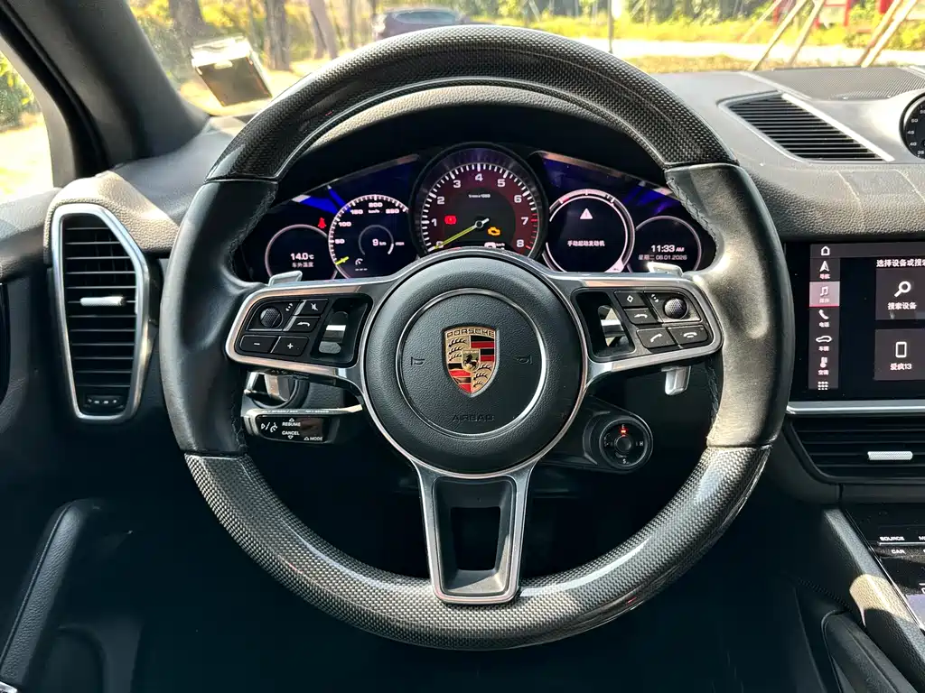 Porsche Cayenne Hybrid 2021 — фото 11