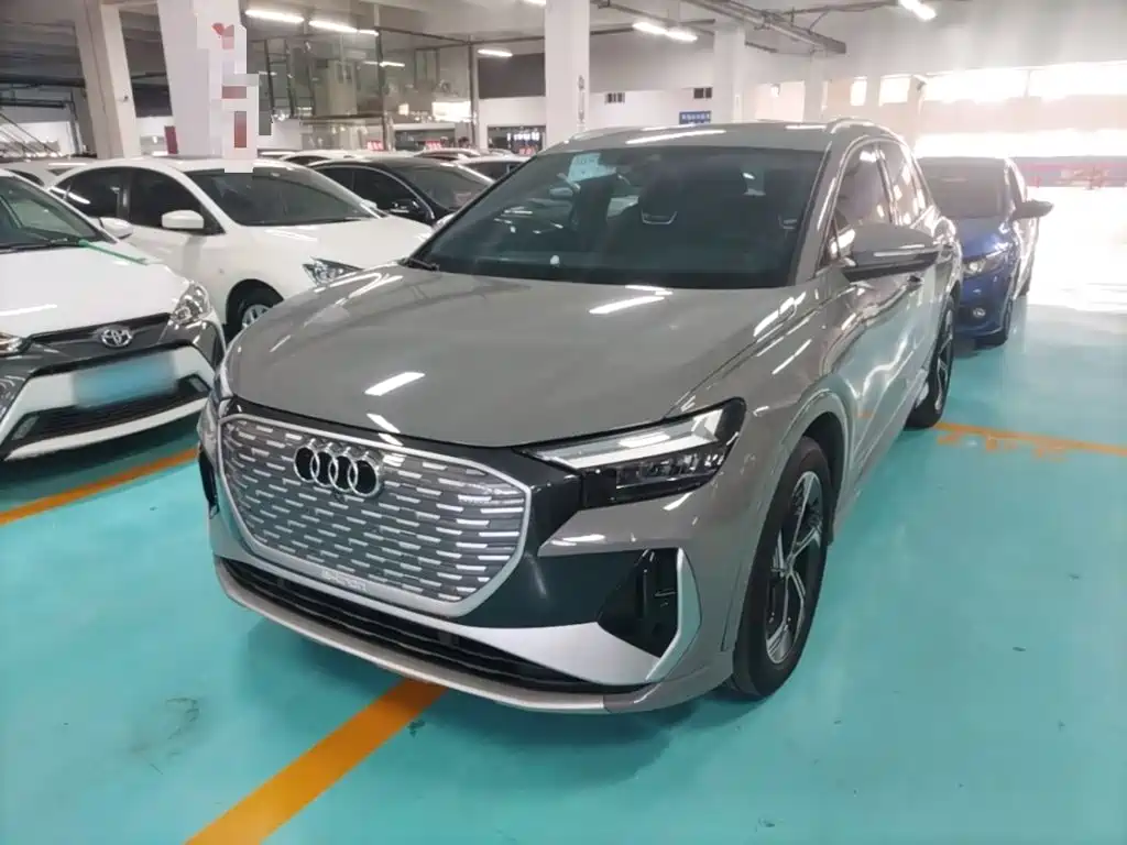 Audi Q4 e-tron 2023 — фото 2