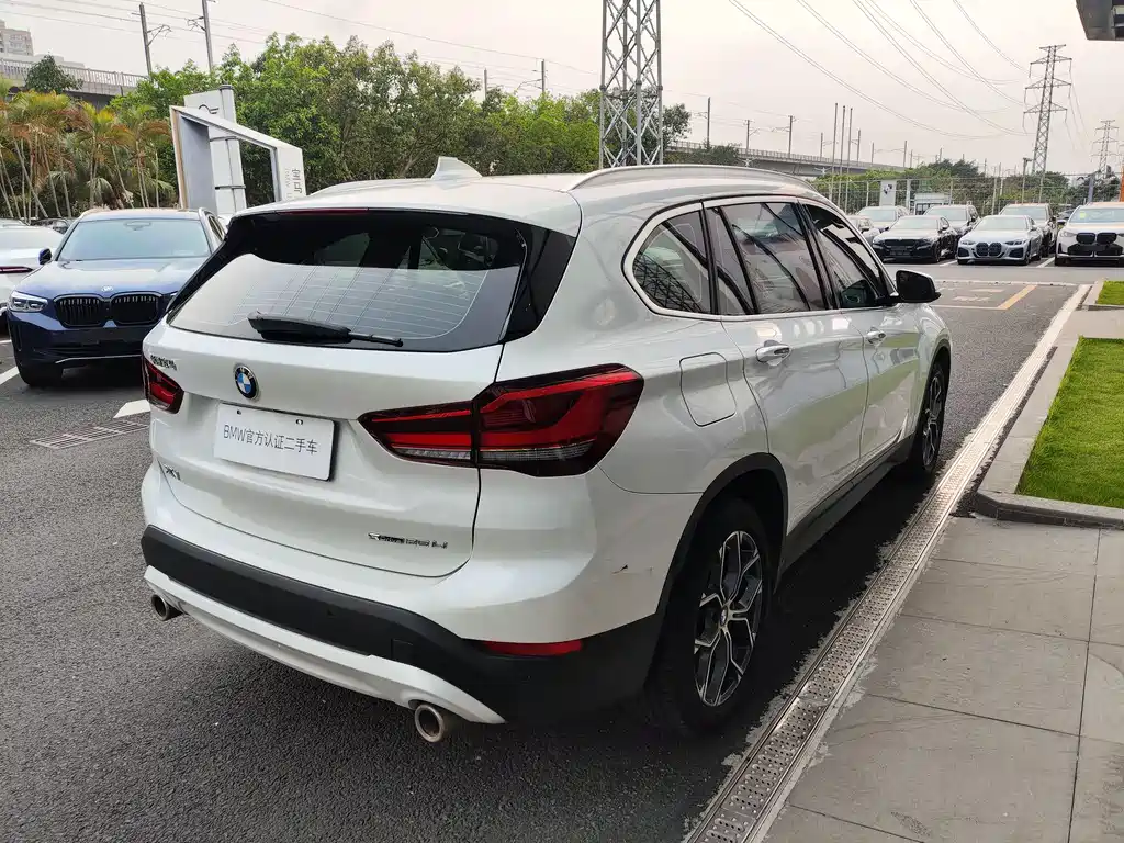 BMW X1 2022 — фото 3