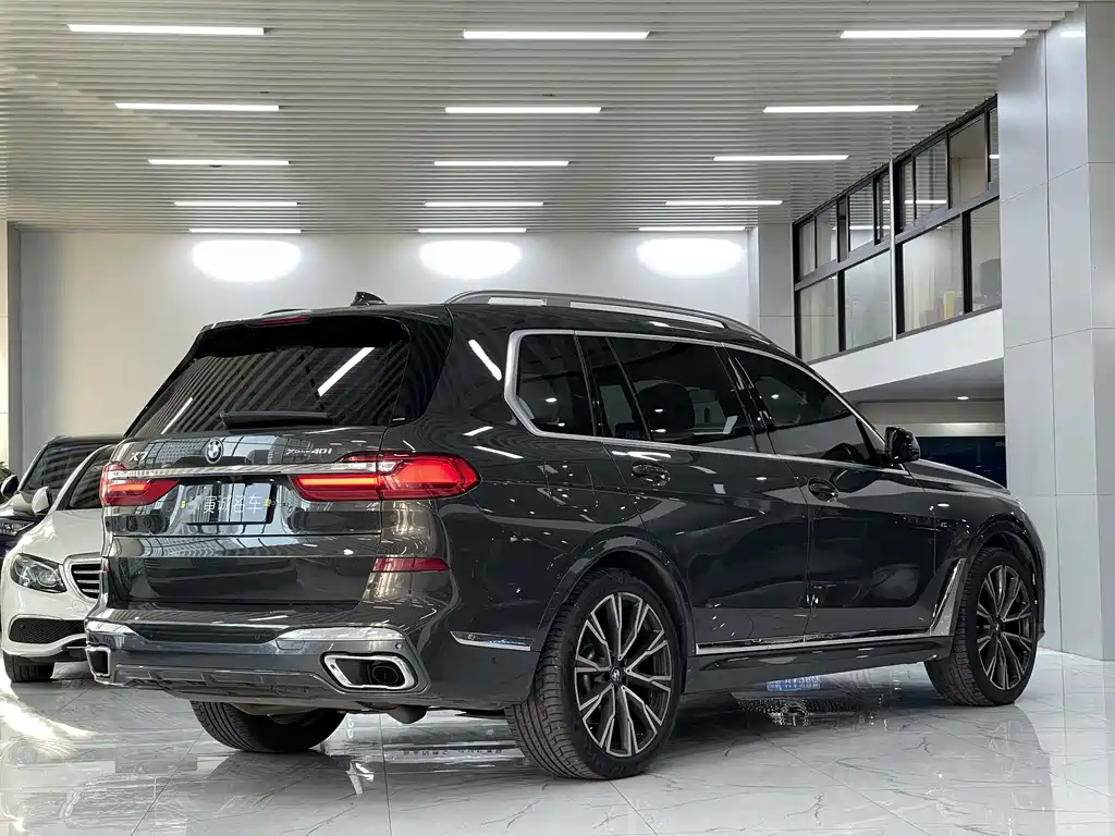BMW X7 2021 — фото 4