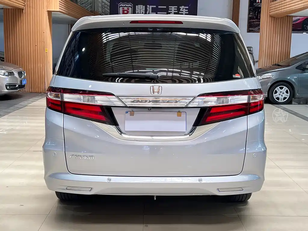 Honda Odyssey 2016 — фото 19