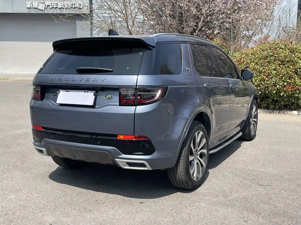 Land Rover Discovery Sport 2023 — фото 9