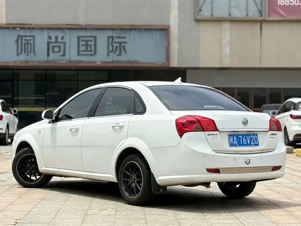 Buick Excelle 2016 — фото 12