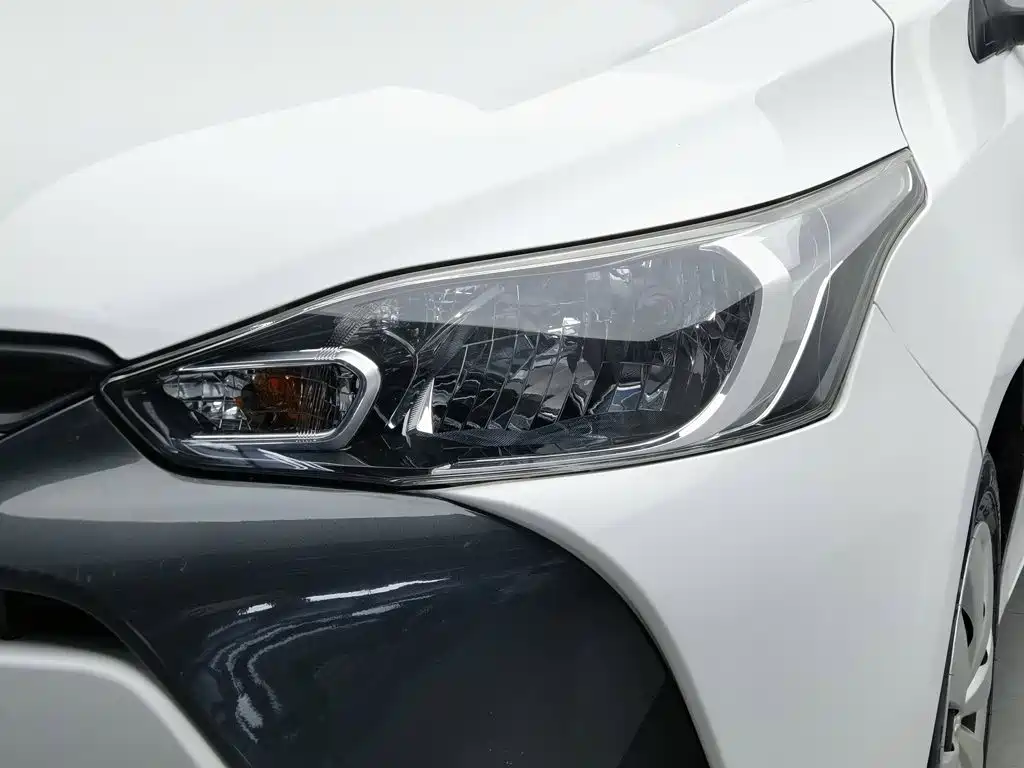 Toyota Yaris L 2019