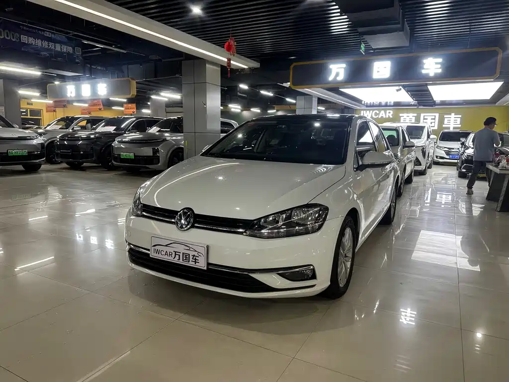 Volkswagen Golf 2018 — фото 1