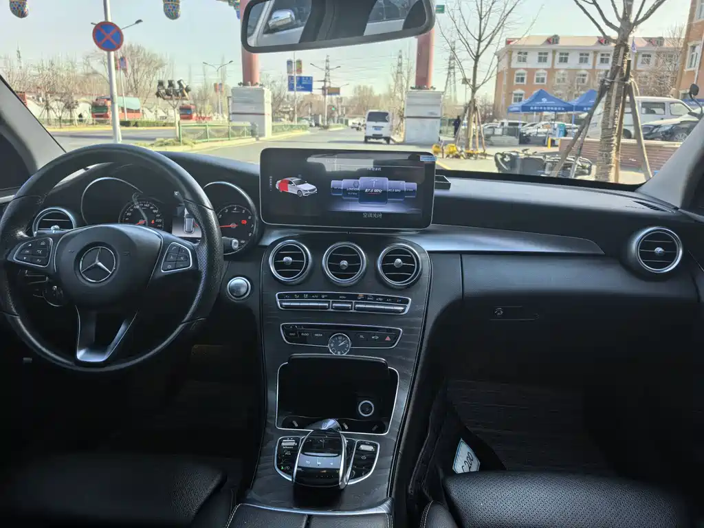 Mercedes-Benz C-Class 2018 — фото 9