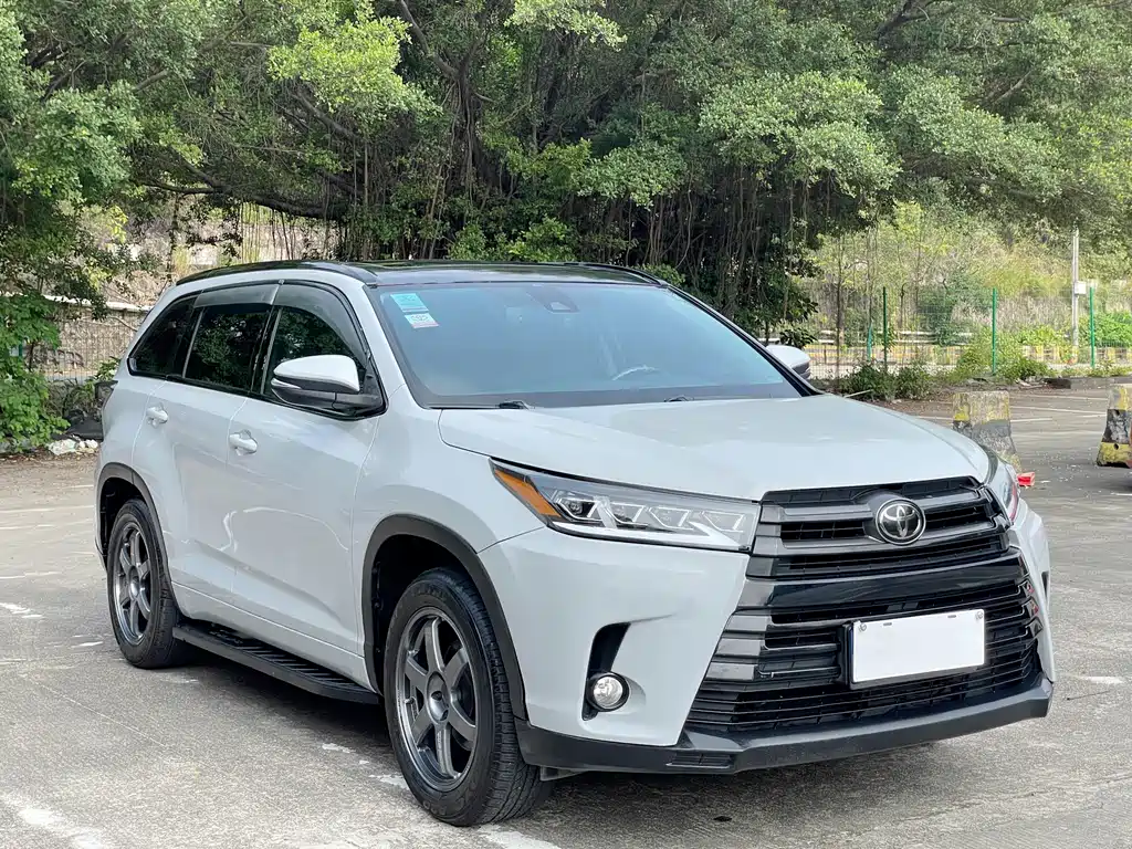 Toyota Highlander 2018 — фото 3