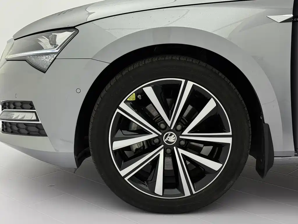 Skoda Superb 2024 — фото 20