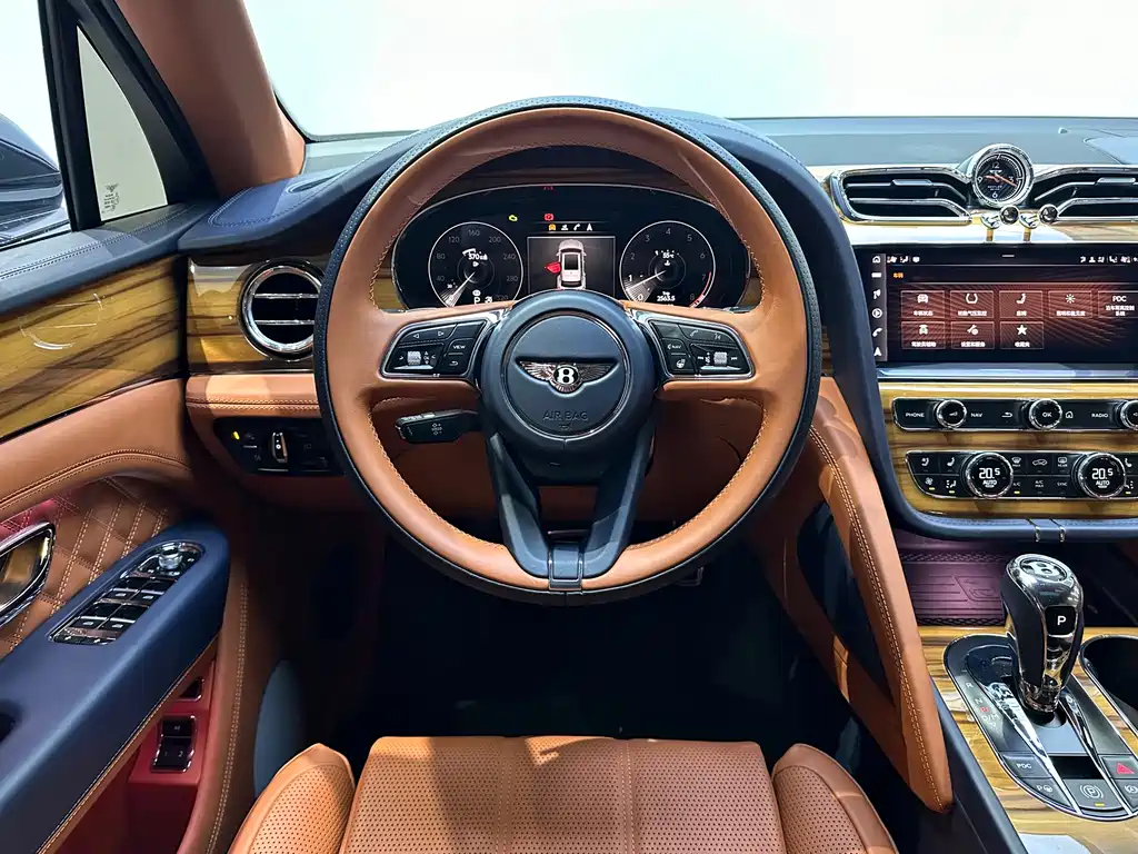 Bentley Bentayga 2022 — фото 12